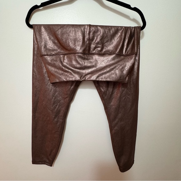 Bronze Metallic Athletic Set 🤍 - Picture 2 of 3